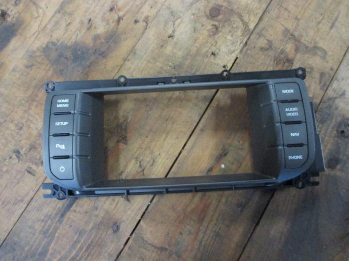 Used On-board computer controller Landrover Range Rover Evoque (LVJ/LVS) 2.2 SD4 16V 5-drs. Price € 60,50 Inclusive VAT offered by Garage Callant