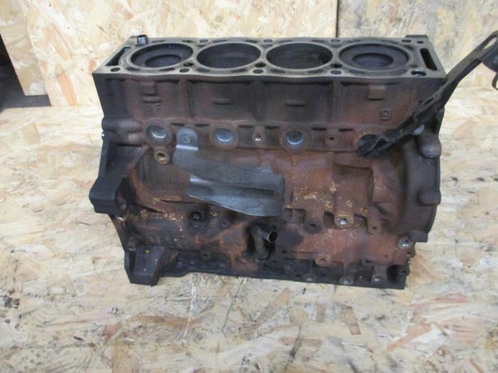 Engine crankcase from a Land Rover Range Rover Evoque (LVJ/LVS) 2.2 SD4 16V 5-drs. 2011