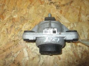 Used Engine mount Landrover Range Rover Sport (LW) Price € 30,25 Inclusive VAT offered by Garage Callant