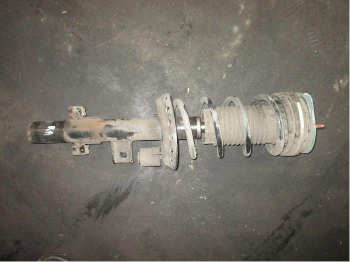 Rear shock absorber, right from a Land Rover Range Rover Evoque (LVJ/LVS) 2.2 TD4 16V Coupe 2012