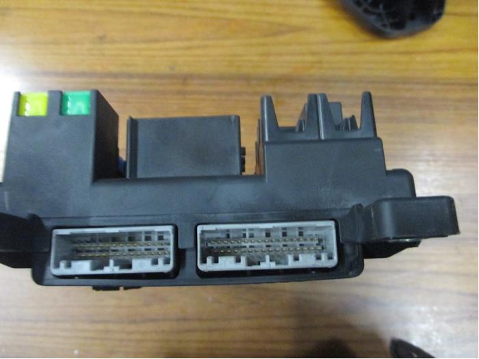 Fuse box Landrover Range Rover Evoque 2.2 TD4 16V Coupe - LR028902