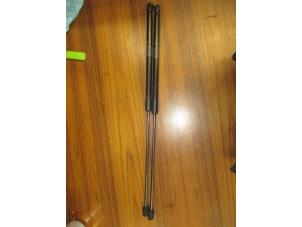 Used Set of tailgate gas struts Landrover Range Rover Evoque (LVJ/LVS) 2.2 TD4 16V Coupe Price € 30,25 Inclusive VAT offered by Garage Callant