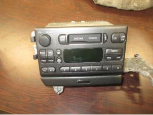 Used Radio/cassette player Jaguar S-type (X200) 3.0 V6 24V Price € 90,75 Inclusive VAT offered by Garage Callant