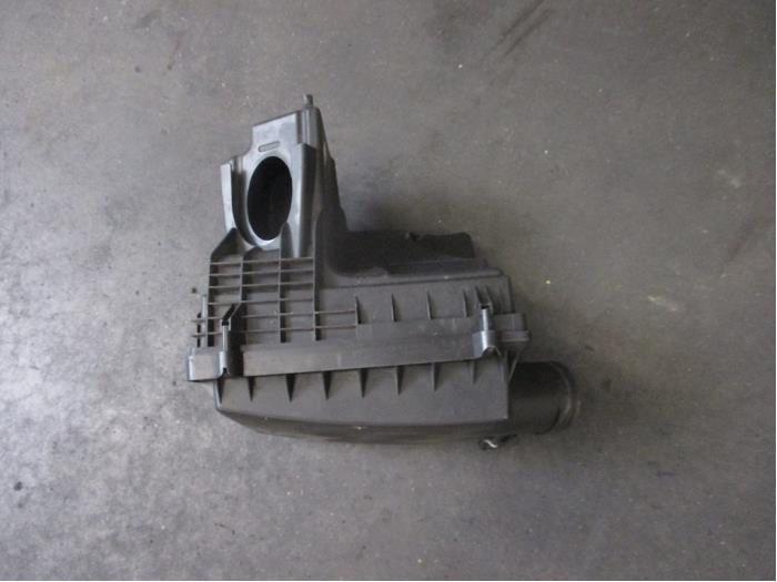 Begagnade Luftfilterhus Landrover Freelander II 2.2 tD4 16V Pris € 30,25 Inklusive moms erbjuds av Garage Callant