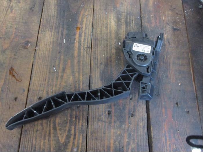 Accelerator pedal Landrover Freelander II 2.2 tD4 16V LR031900