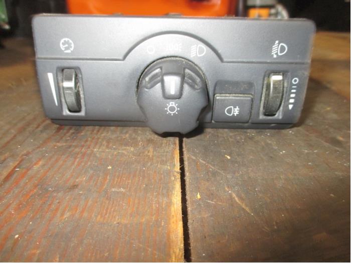 Interruptor de luz de un Land Rover Freelander II 2.2 tD4 16V 2007
