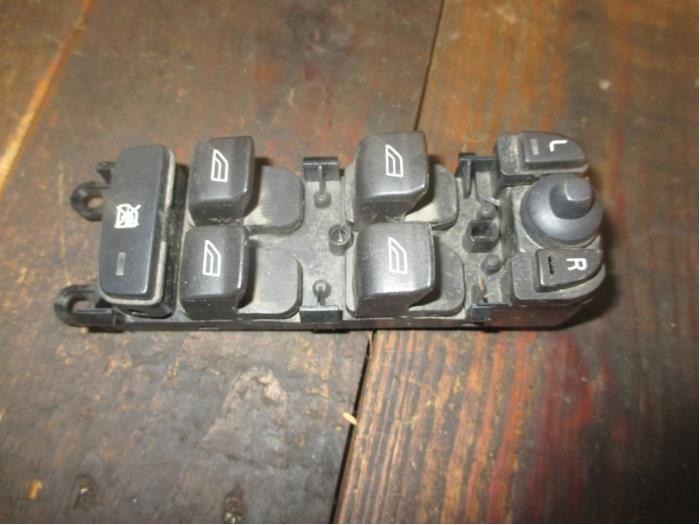 Używane Przelacznik combi okienny Landrover Freelander II 2.2 tD4 16V Cena € 30,25 Z VAT oferowane przez Garage Callant