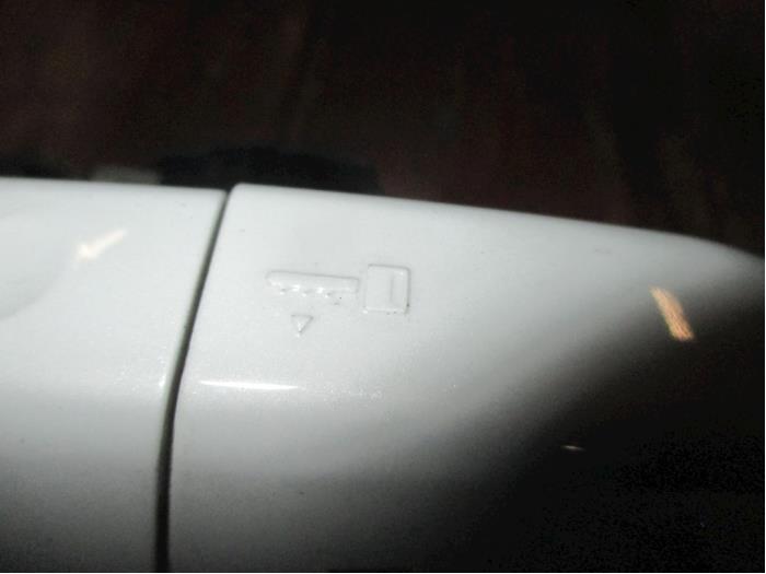 Poignée de porte avant gauche d'un Jaguar XF (X260) 2.0d 180 16V AWD 2016