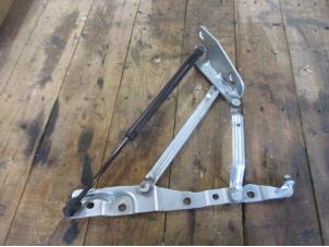 Used Boot lid hinge Jaguar XJ (X350) Price € 30,25 Inclusive VAT offered by Garage Callant