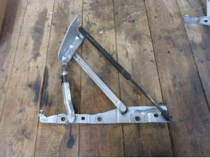Used Boot lid hinge Jaguar XJ (X350) Price € 30,25 Inclusive VAT offered by Garage Callant