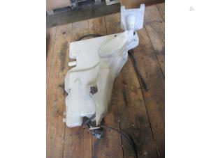 Used Front windscreen washer reservoir Jaguar XJ (X350) Price € 60,50 Inclusive VAT offered by Garage Callant