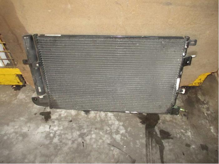 Begagnade AC-radiator Jaguar XF (CC9) 2.7 D V6 24V Pris € 90,75 Inklusive moms erbjuds av Garage Callant