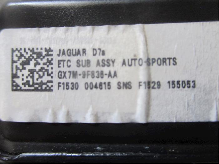 Accelerator pedal from a Jaguar XF (X260) 2.0d 180 16V AWD 2016