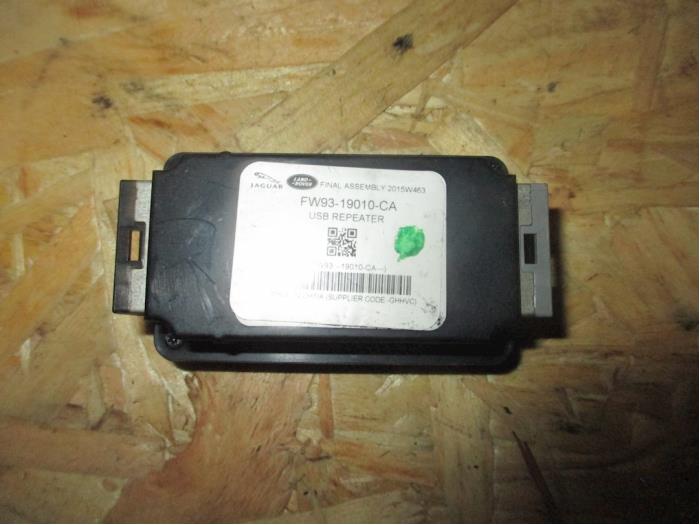 Używane Modul USB Jaguar XF (X260) 2.0d 180 16V AWD Cena € 30,25 Z VAT oferowane przez Garage Callant