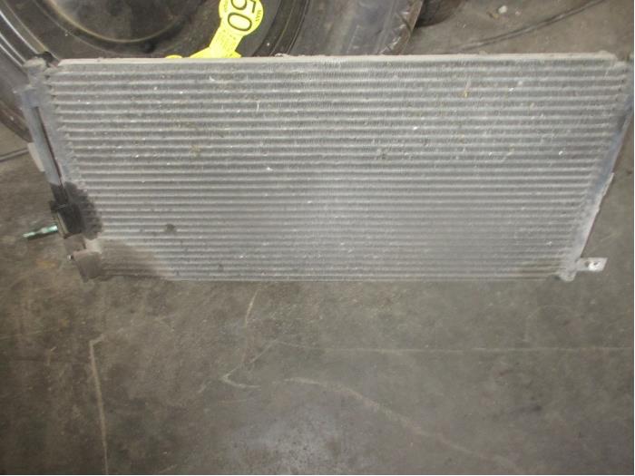 Usagé Condenseur de climatisation Jaguar X-type 2.0 D 16V Prix € 60,50 Prix TTC proposé par Garage Callant