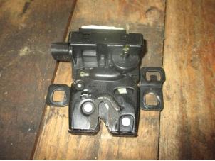 Used Tailgate lock mechanism Landrover Range Rover Sport (LS) 3.6 TDV8 32V Price € 30,25 Inclusive VAT offered by Garage Callant