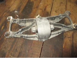 Used Gearbox mount Jaguar XF (CC9) 2.7 D V6 24V Price € 60,50 Inclusive VAT offered by Garage Callant