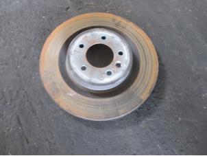Used Rear brake disc Landrover Discovery V (LR) 2.0 Td4 16V Price on request offered by Garage Callant