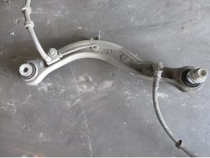 Used Rear upper wishbone, right Landrover Discovery V (LR) 2.0 Td4 16V Price € 60,50 Inclusive VAT offered by Garage Callant