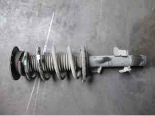Used Front shock absorber, right Landrover Range Rover Evoque (LVJ/LVS) 2.0 D 150 16V 5-drs. Price € 90,75 Inclusive VAT offered by Garage Callant