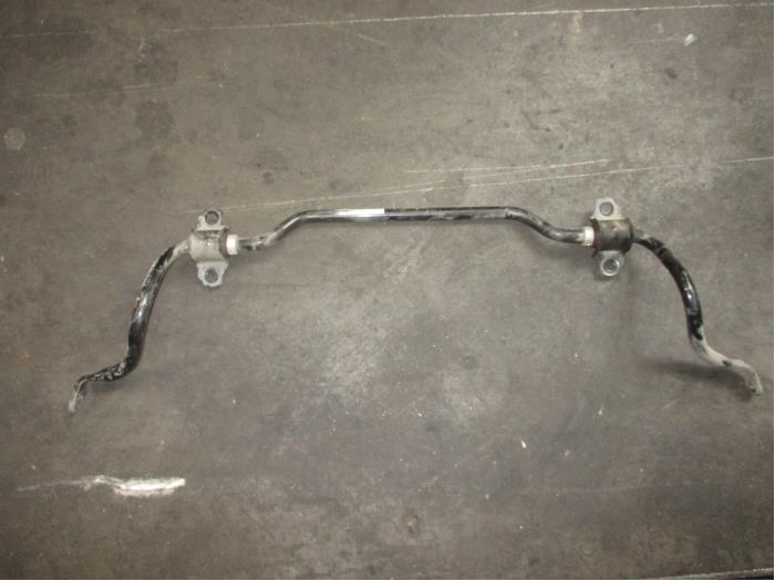 Front anti-roll bar from a Land Rover Range Rover Evoque (LVJ/LVS) 2.0 D 150 16V 5-drs. 2017