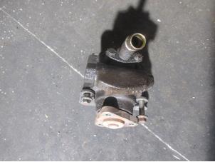 Used Power steering pump Landrover Discovery II Price € 90,75 Inclusive VAT offered by Garage Callant
