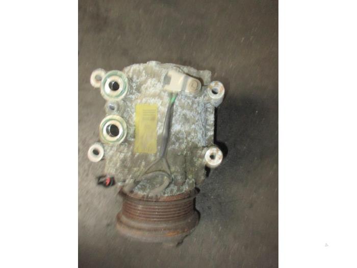 Air conditioning pump from a Jaguar X-type 2.1 V6 24V 2003