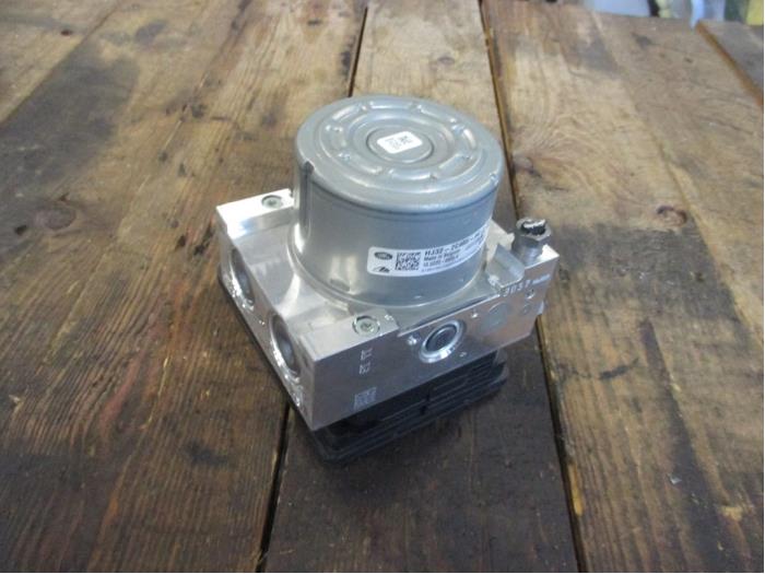ABS pump from a Land Rover Range Rover Evoque (LVJ/LVS) 2.0 D 150 16V 5-drs. 2017