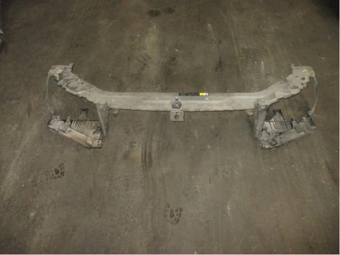 Begagnade Front Landrover Freelander II 2.2 tD4 16V Pris € 181,50 Inklusive moms erbjuds av Garage Callant