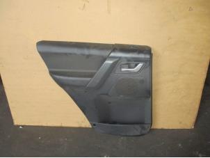 Używane Tapicerka drzwi lewych tylnych wersja 4-drzwiowa Landrover Freelander II 2.2 tD4 16V Cena € 60,50 Z VAT oferowane przez Garage Callant
