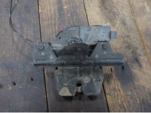 Used Boot lid lock mechanism Landrover Range Rover III (LM) Price € 30,25 Inclusive VAT offered by Garage Callant
