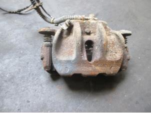 Used Front brake calliper, left Landrover Discovery IV (LAS) Price € 121,00 Inclusive VAT offered by Garage Callant