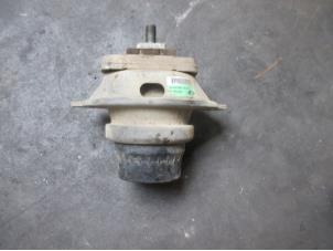Used Engine mount Landrover Discovery IV (LAS) 3.0 SD V6 24V Price € 30,25 Inclusive VAT offered by Garage Callant