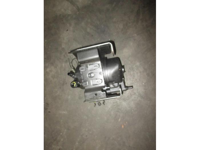 Fuel filter housing from a Land Rover Range Rover Evoque (LVJ/LVS)  2017