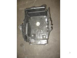 Used Battery box Landrover Range Rover Evoque (LVJ/LVS) Price € 30,25 Inclusive VAT offered by Garage Callant