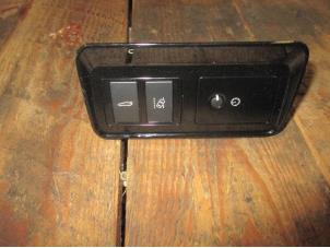 Used Tailgate switch Jaguar XF (X260) 2.0d 180 16V Price € 24,20 Inclusive VAT offered by Garage Callant