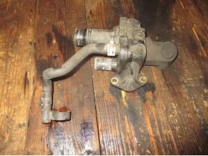 Used Thermostat housing Landrover Discovery III (LAA/TAA) Price € 24,20 Inclusive VAT offered by Garage Callant