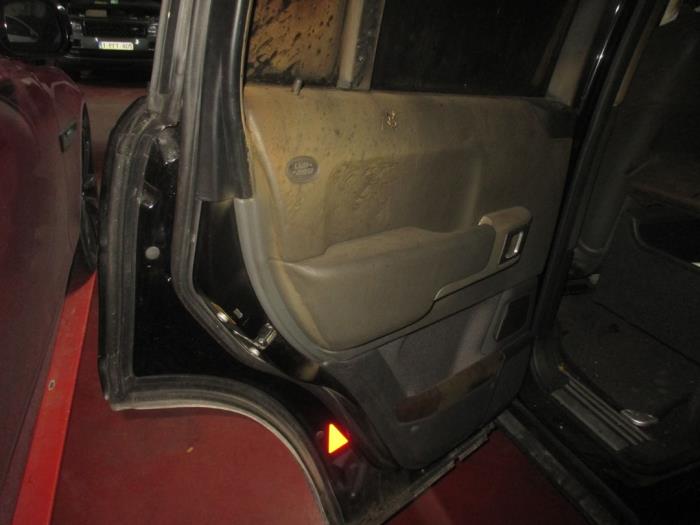 Drzwi lewe tylne wersja 4-drzwiowa z Land Rover Range Rover III (LM) 2.9 TD6 24V 2004