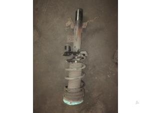 Used Rear shock absorber, right Landrover Range Rover Evoque (LVJ/LVS) 2.2 SD4 16V 5-drs. Price € 60,50 Inclusive VAT offered by Garage Callant
