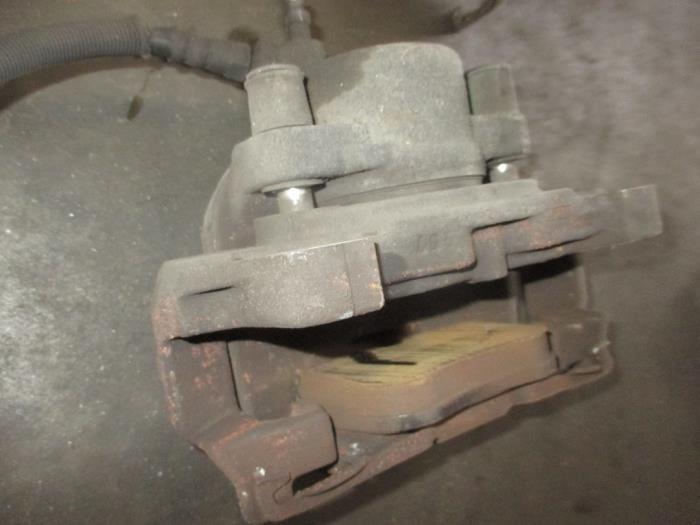Front brake calliper, left from a Land Rover Range Rover Evoque (LVJ/LVS) 2.2 SD4 16V 5-drs. 2012