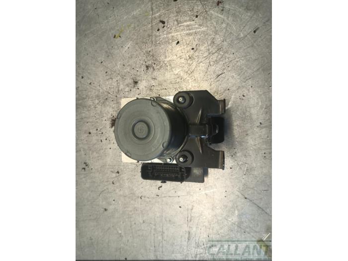 Usagé Bloc ABS Landrover Range Rover Sport (LS) 3.6 TDV8 32V Prix € 242,00 Prix TTC proposé par Garage Callant