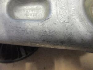 Spanrolle multiriem van een Land Rover Range Rover Sport (LW)  2016