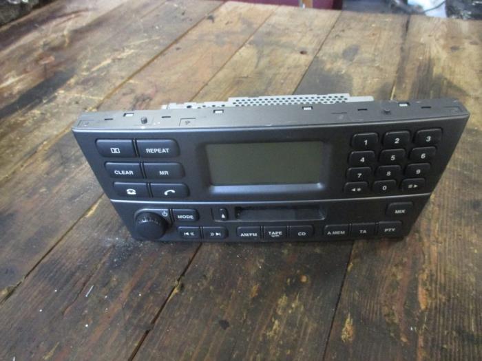 Używane Radio Jaguar X-type 2.0 D 16V Cena € 60,50 Z VAT oferowane przez Garage Callant
