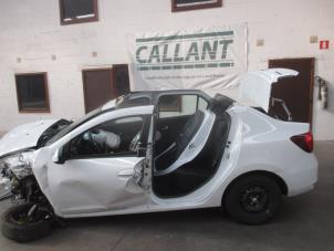 Gebrauchte Kotflügel hinten links Dacia Logan Preis € 242,00 Mit Mehrwertsteuer angeboten von Garage Callant
