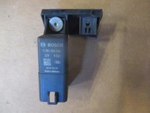 Used Glow plug relay Volkswagen Caddy Combi IV 2.0 TDI 102 Price € 18,15 Inclusive VAT offered by Garage Callant