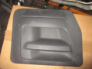 Gebrauchte Verkleidung Schiebetür links Volkswagen Caddy Combi IV 2.0 TDI 102 Preis € 30,25 Mit Mehrwertsteuer angeboten von Garage Callant
