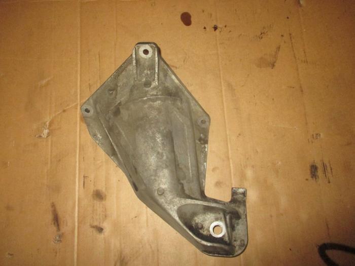 Gebrauchte Motorlager Landrover Range Rover III (LM) 2.9 TD6 24V Preis € 30,25 Mit Mehrwertsteuer angeboten von Garage Callant