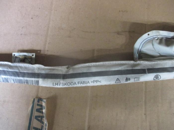 Himmel Airbag van een Skoda Fabia III (NJ3) 1.0 12V 2016