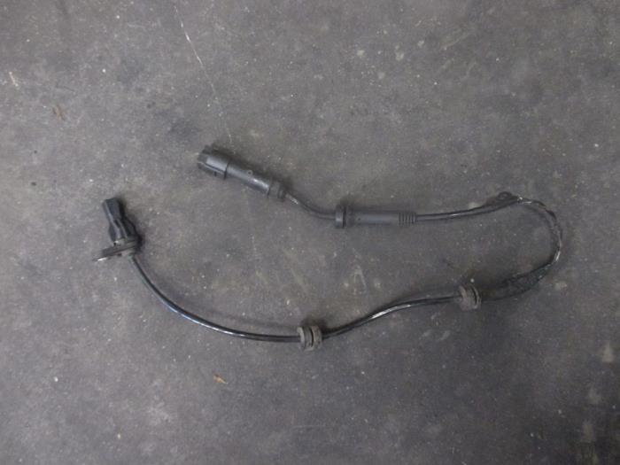 Begagnade ABS-sensor BMW 1 serie (F20) 116d 1.6 16V Efficient Dynamics Pris € 30,25 Inklusive moms erbjuds av Garage Callant