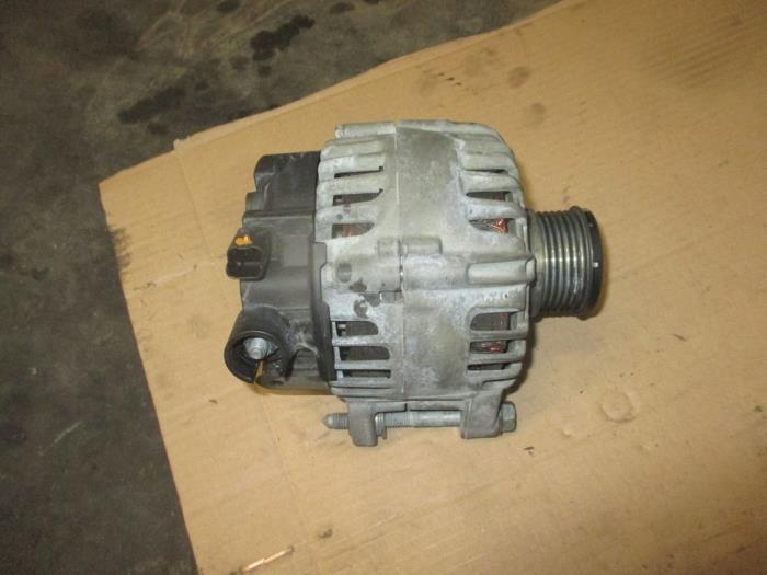 Dynamo from a Citroën C3 (SX/SW) 1.2 Vti 12V PureTech 2020